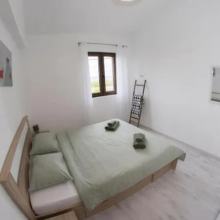 Apartman Mara *