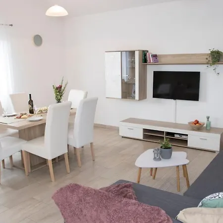 Mara Apartman