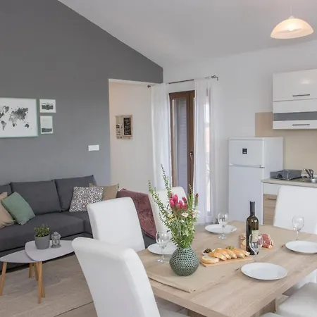 Mara Apartman *
